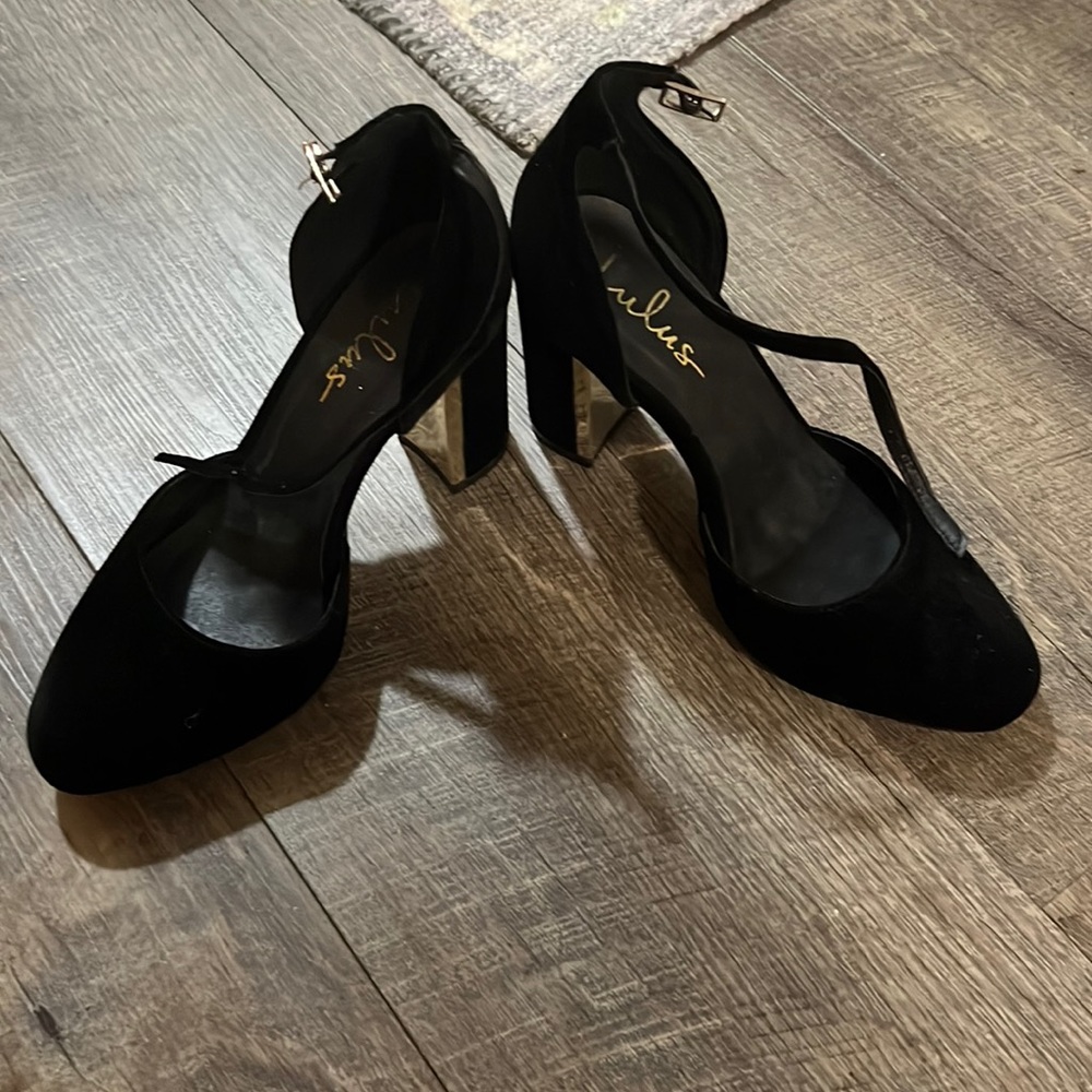Lulus black velvet heels